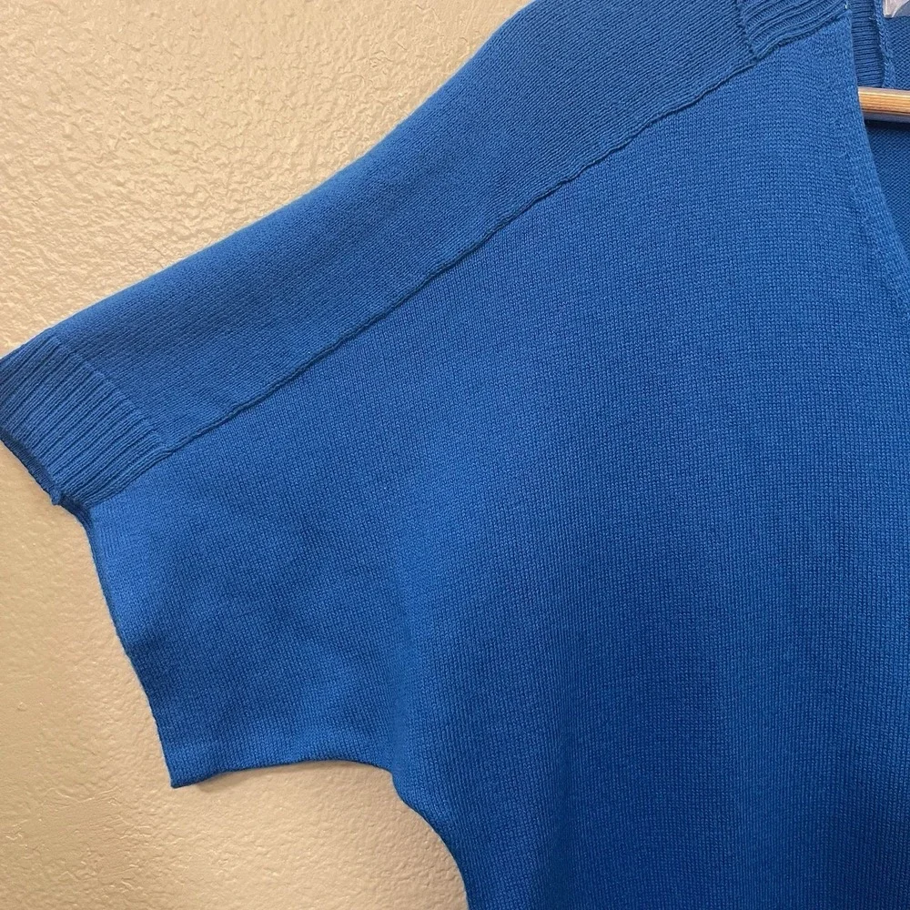 Chico's 1 Short Sleeve Knit Sweater Top Long Line Vibrant Blue Pockets Size S/M